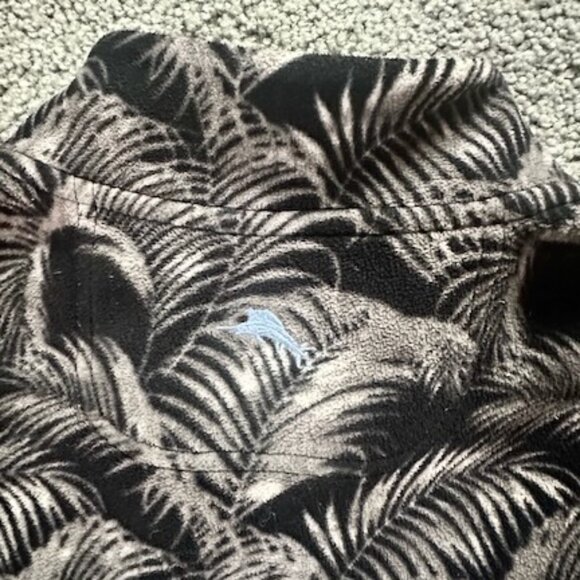 Tommy Bahama Men's Fronds Snap Pullover Fleece in black/grey - Size Large - EUC - Picture 11 of 11